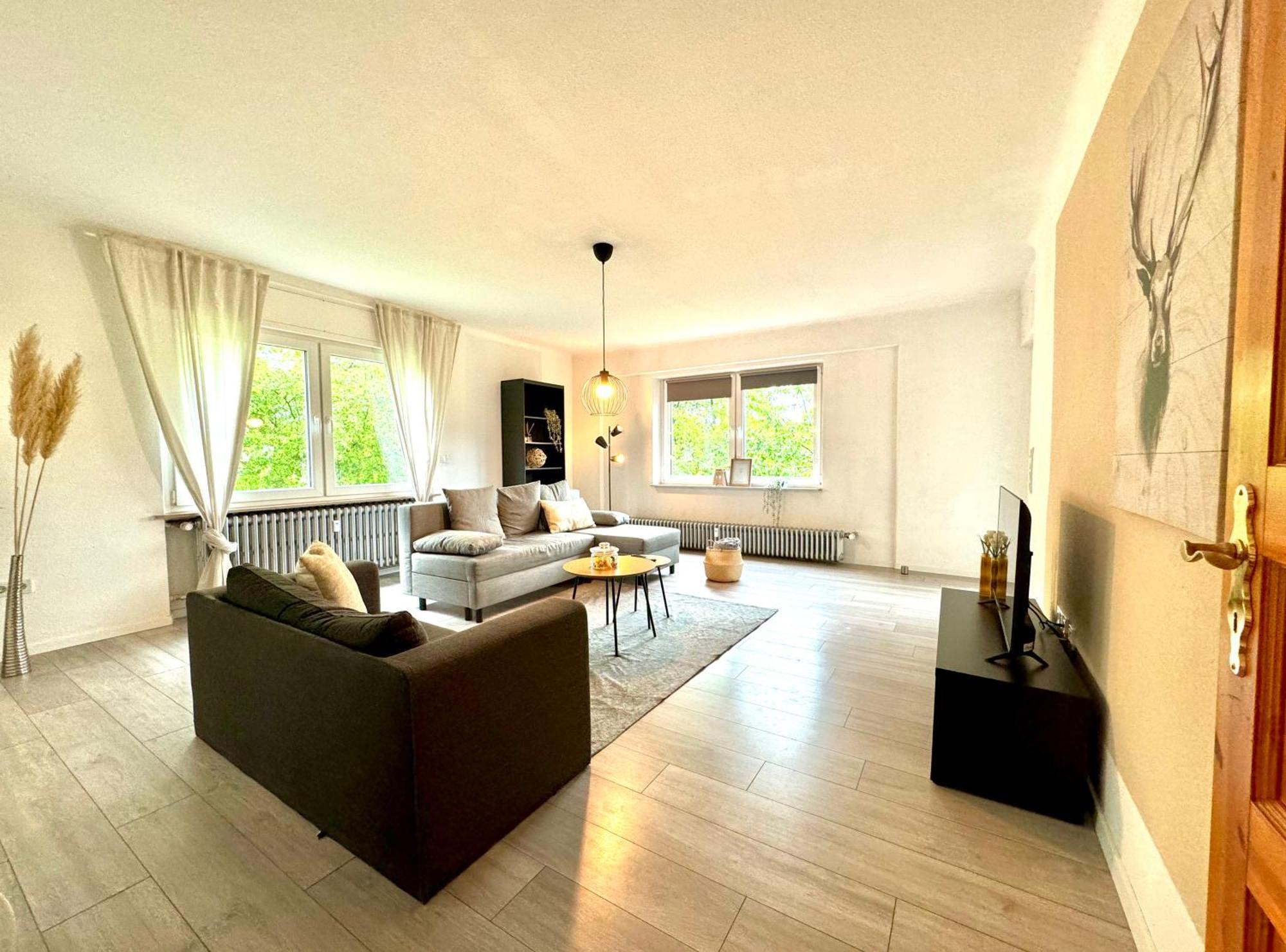 Grosszuegiges Apartment Mit Balkon Fuer Monteure Und Feriengaeste Dillingen an der Saar Exterior foto